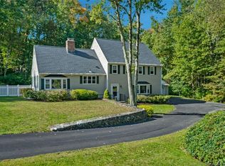 3 Cedar Cir, Newtown, CT 06470