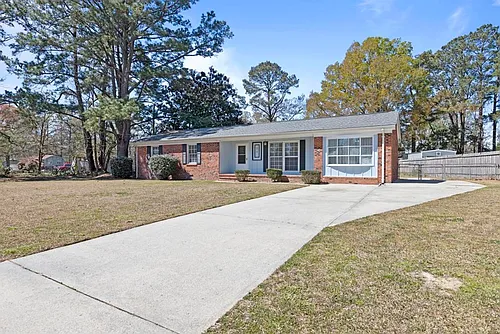 219 Edgewood Dr Photo 1