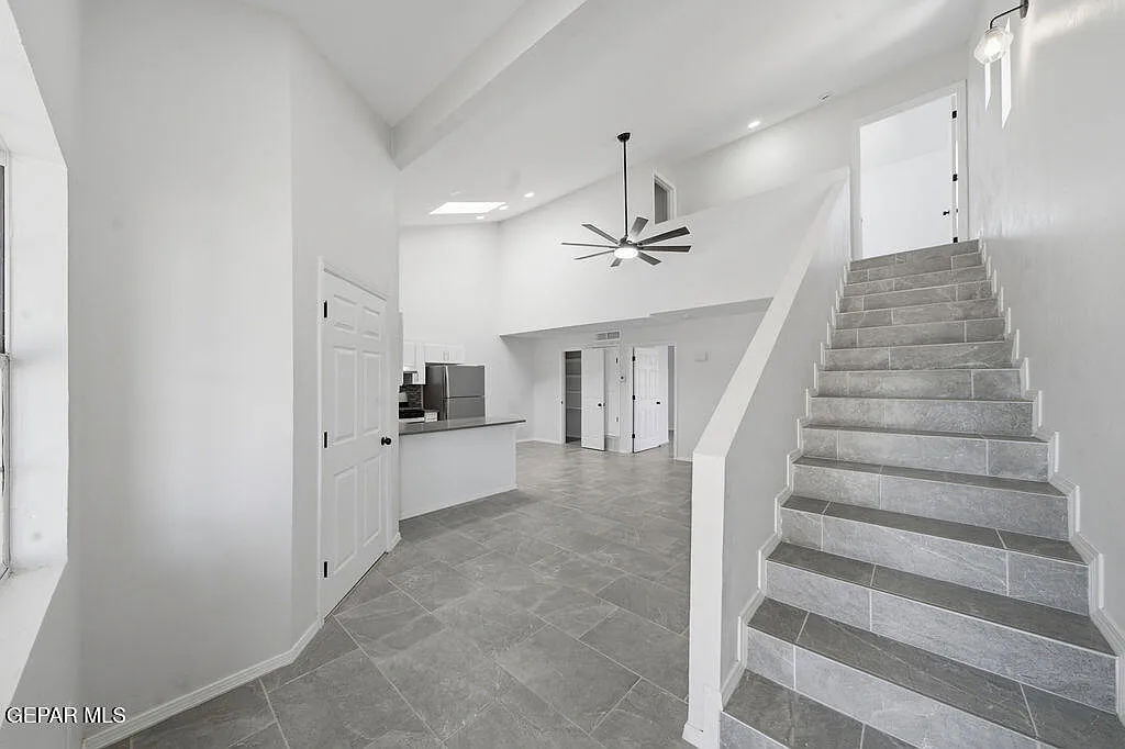 3 bed, 2.0 bath, 1598 sqft, $1,800 — Photo 3