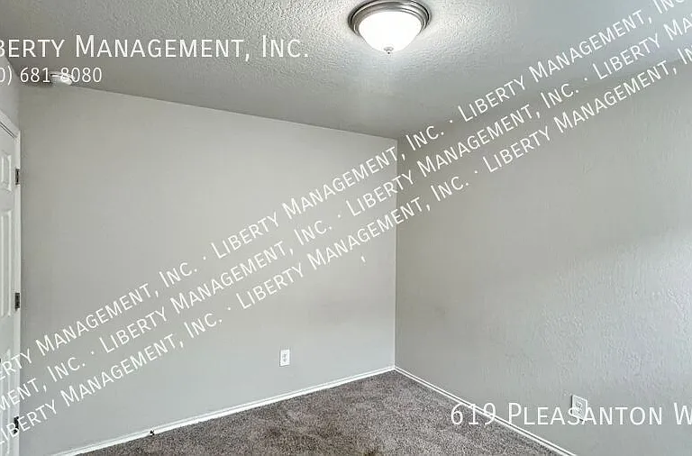 619 Pleasanton Way — Photo 15
