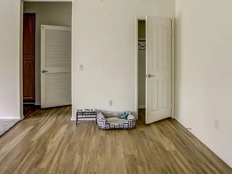 Via Ventura Apartments — Photo 29