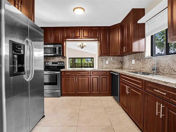 5th image of 16030 Fairway Cir #52