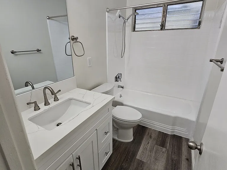 916 N Sierra Bonita Ave — Photo 19