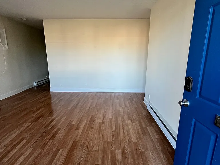200 E Palestine Ave — Photo 13