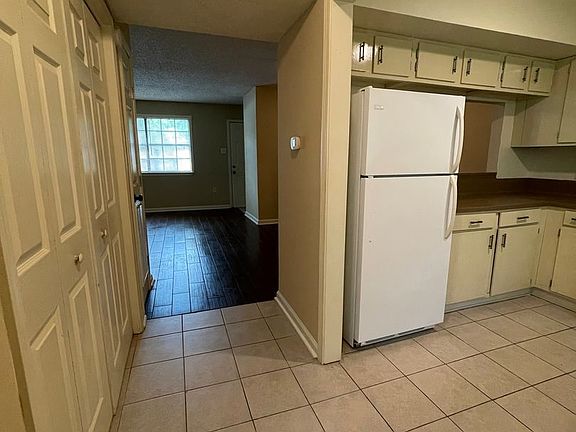 2nd image of 14020 Tiger Bend Rd APT 3