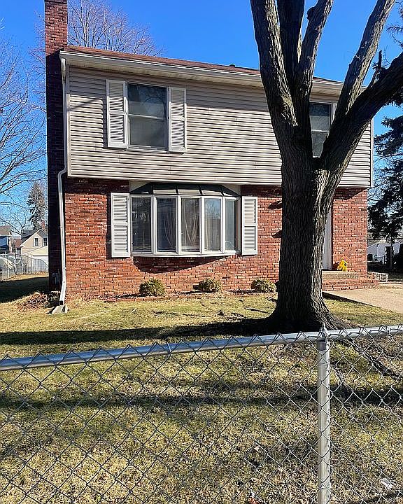 1st image of 2424 N 6th St