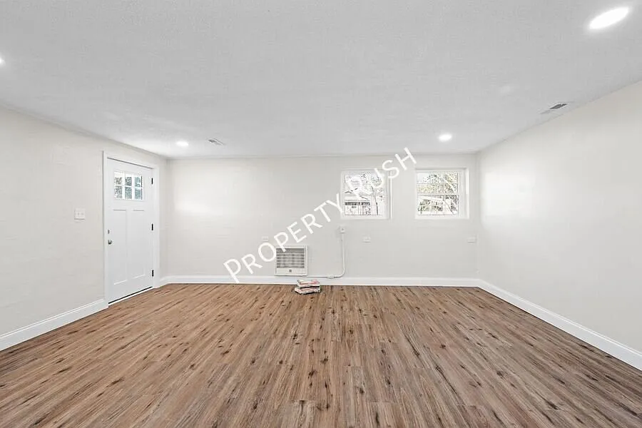 3217 Copperstone Trl. - Recently remodeled 2 bed/1 bath unit in Chattanooga, TN! $1,195/mo. — Photo 3