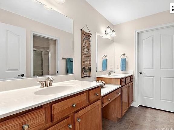 Master Bath with 2 Sinks