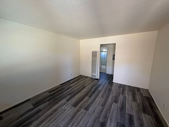 5th image of 407 J St APT I