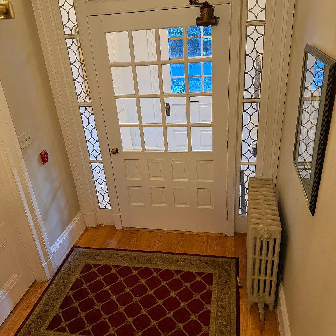 1 bed, 1.0 bath, 800 sqft, $1,800 — Photo 2