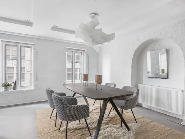 104 Charlton Street image 1 of 12