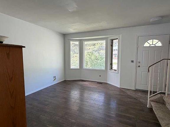 4th image of 501 W Centre St N #A