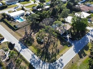 1174 Cooper Dr, Naples, FL 34103