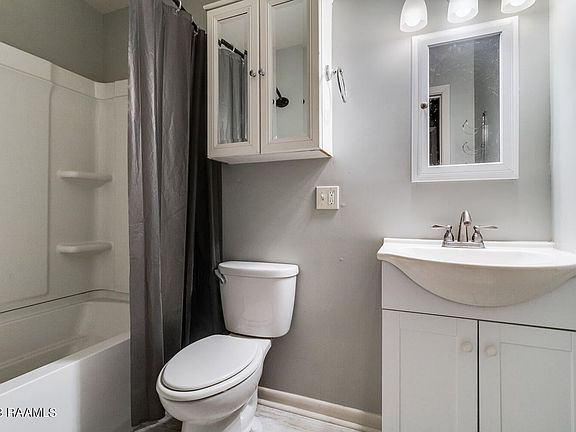 5th image of 757 Saint Thomas St #B