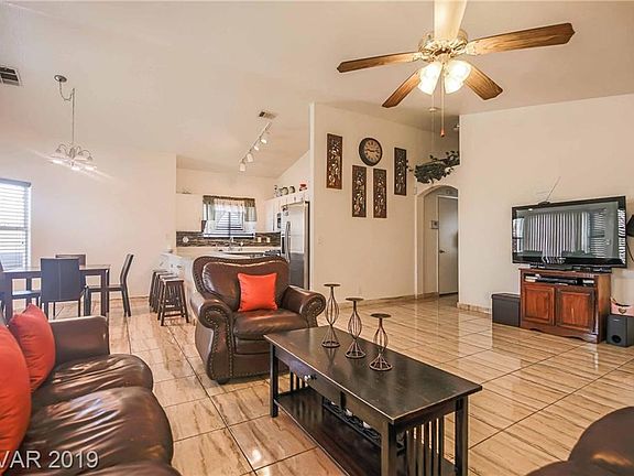 3rd image of 6422 Eagle Creek Ln