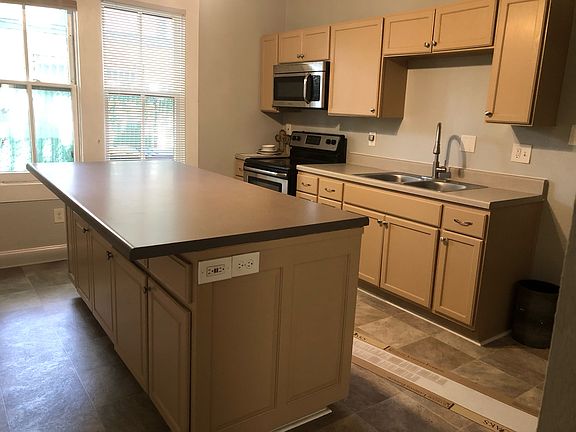 4th image of 211 W Theo Ave