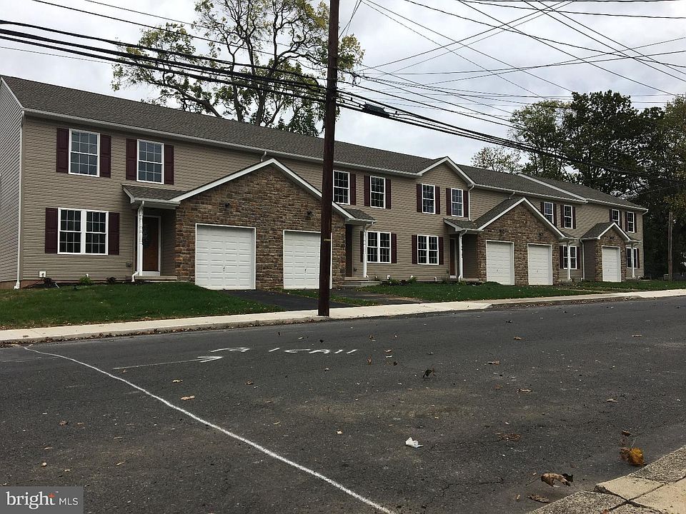 1st image of 1015 Juniper St