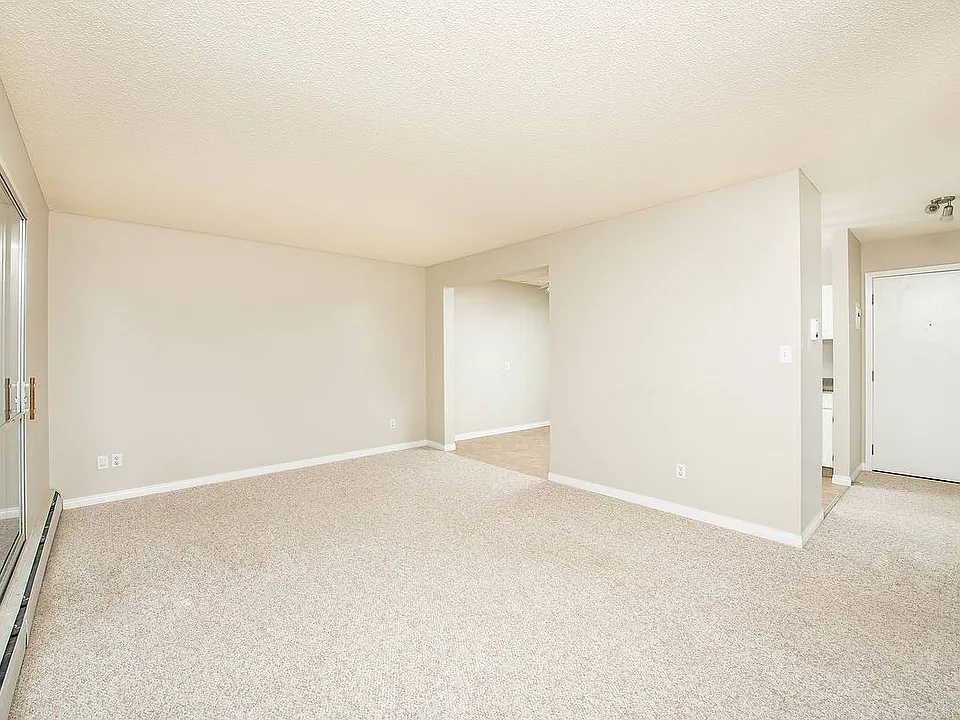 10830 111th St NW
