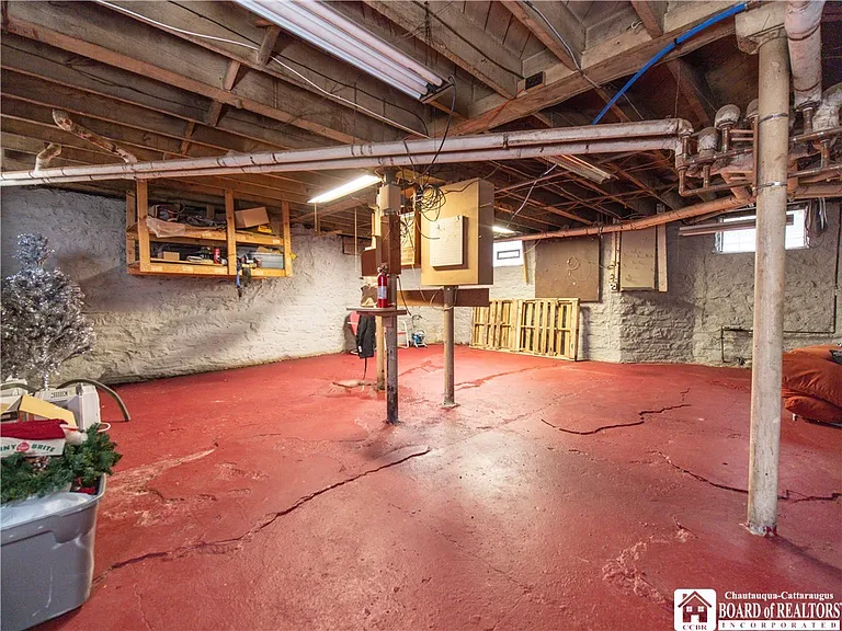 98 Forest Ave — Photo 34
