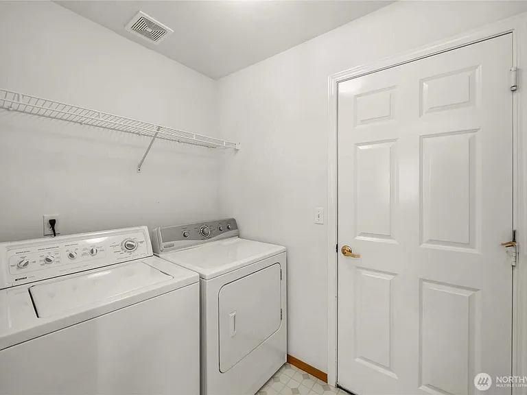 11003 Pansy Pl NW — Photo 16
