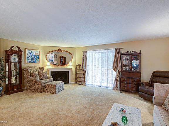 3rd image of 5545 Forest Lake Dr