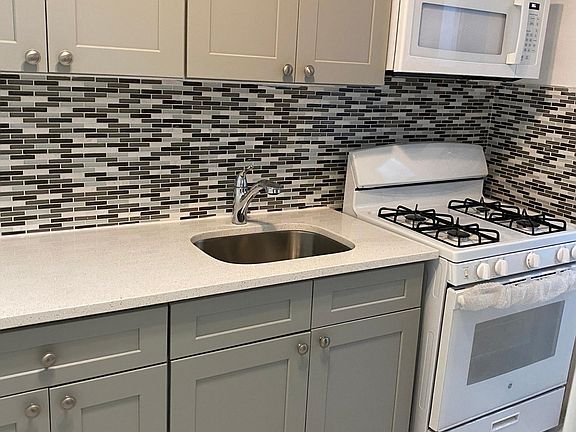 5th image of 1268 Noble Ave APT 1F