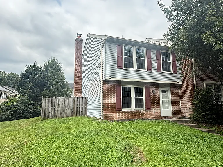 3601 Woodhaven Ct — Photo 3