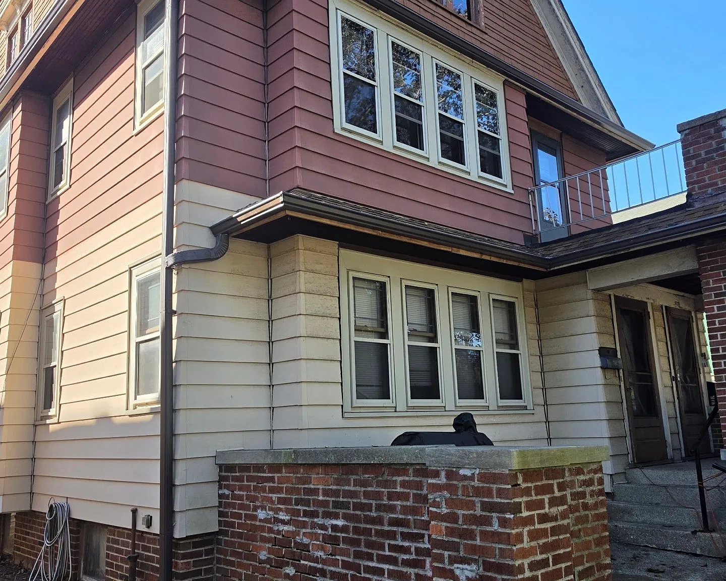 3 bed, 1300 sqft, $1,800 — Photo 1