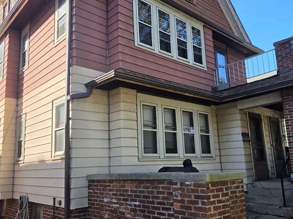 6221 W Lloyd St #6223, Milwaukee, WI 53213