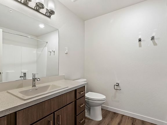 5th image of 312 E Railroad Ave #C202