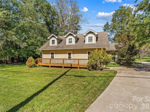 221 Old Us Highway 70 E, Black Mountain, NC 28711