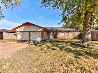 1025 Larkspur Rd, Moore, OK 73160