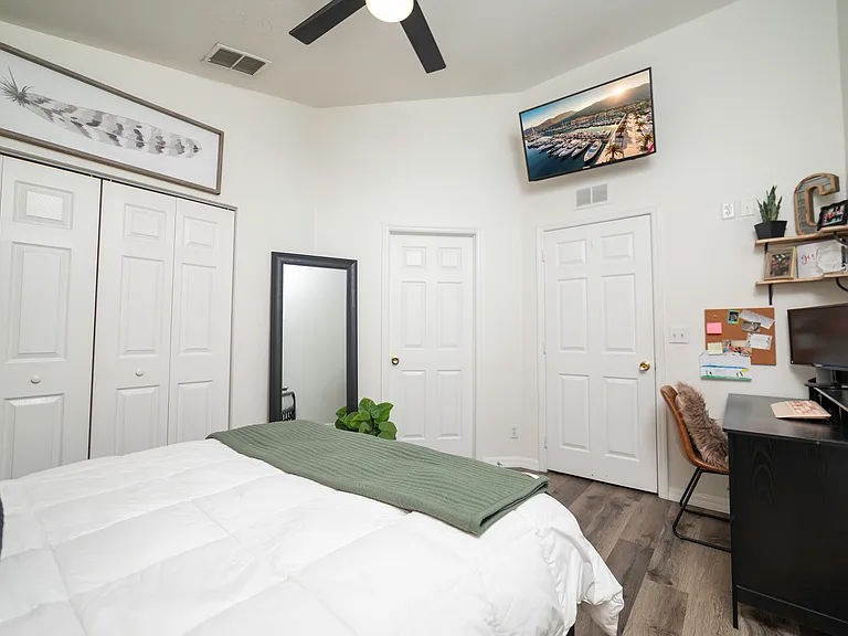 10061 Lone Cypress St — Photo 18