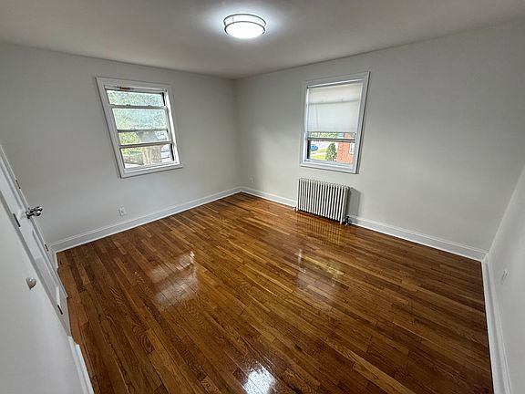 5th image of 6711 224th St APT B