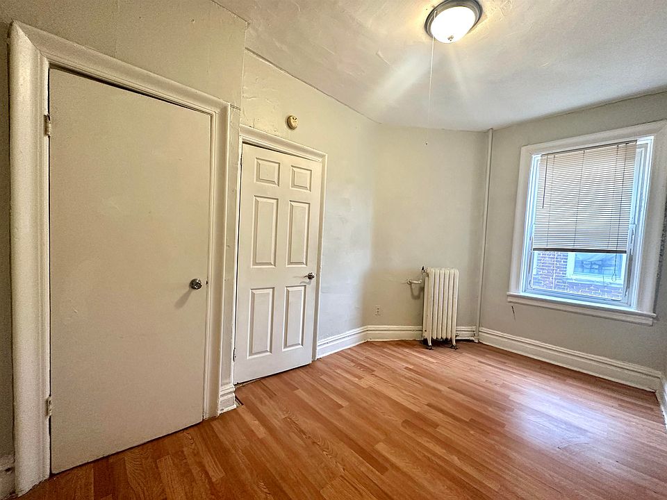 2nd image of 96 Waldo Ave APT 203