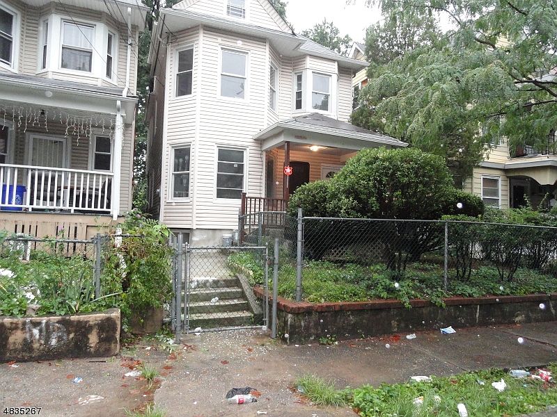 1st image of 691-693 E 28TH ST #2