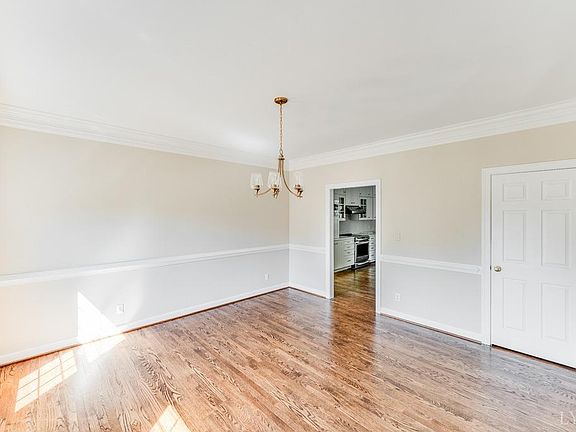 5th image of 201 Paddington Ct