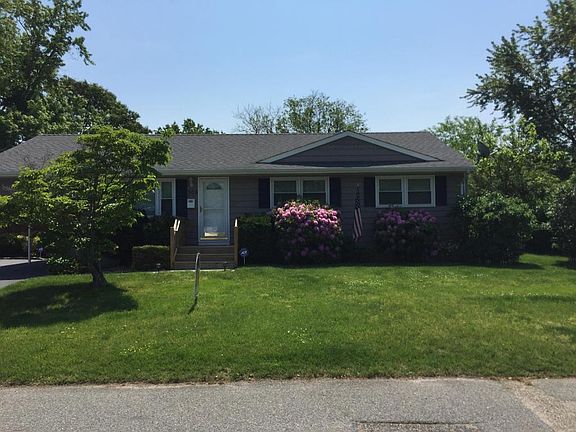 4th image of 108 Redwood Pl E