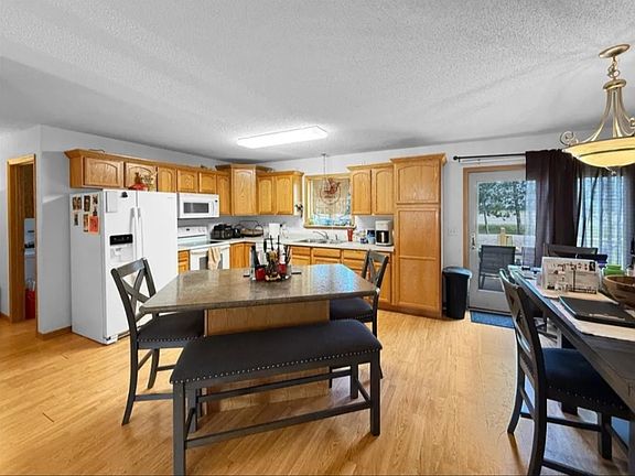 4th image of 1012 Patricia Ln NW #A