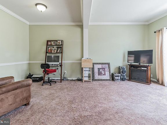 5th image of 564 Kirkcaldy Way