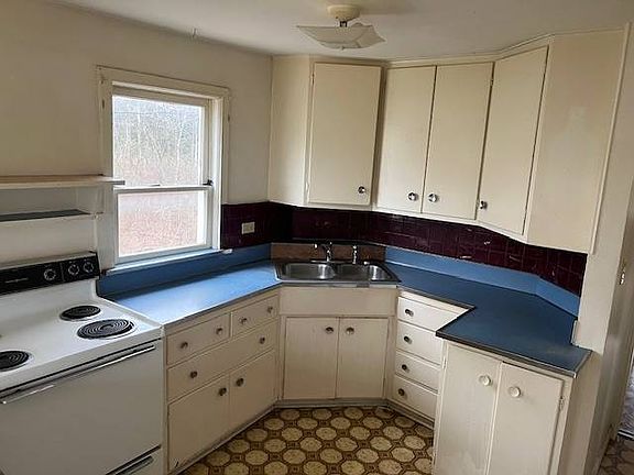 5th image of 1107 W Vine St