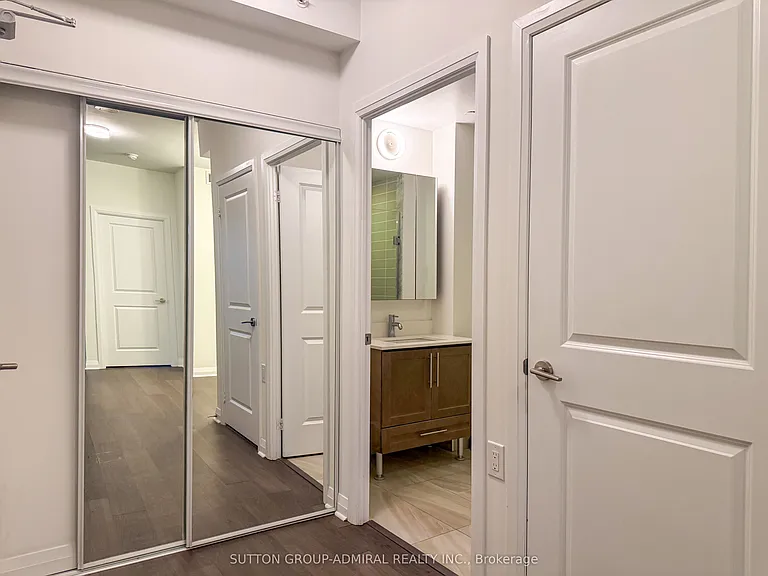 55 Oneida Cres #1109 — Photo 15