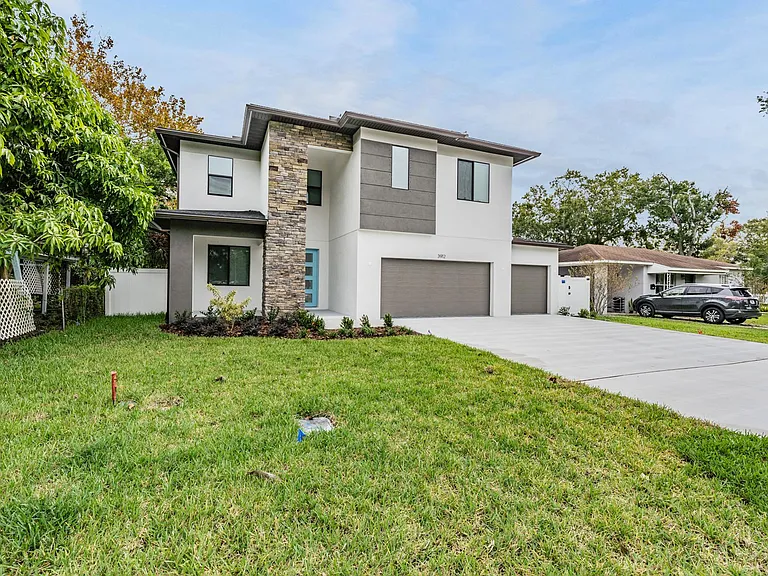 3912 S Church Ave — Photo 57