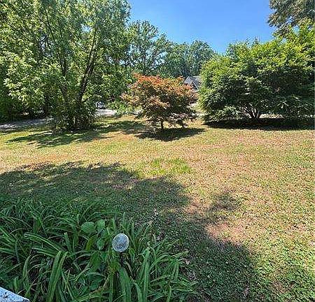 3rd image of 5055 Crowe Dr SE