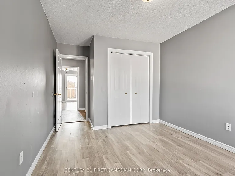 500 Osgoode Dr #20 — Photo 20