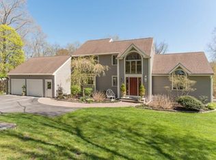 11 Juniper Ln, Topsfield, MA 01983
