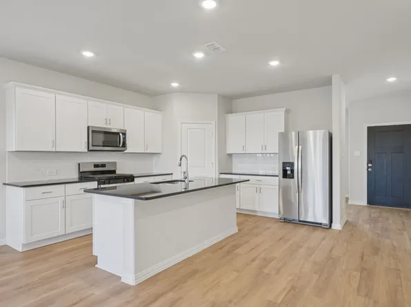2104 Longchamp Ln, Seagoville, TX 75159
