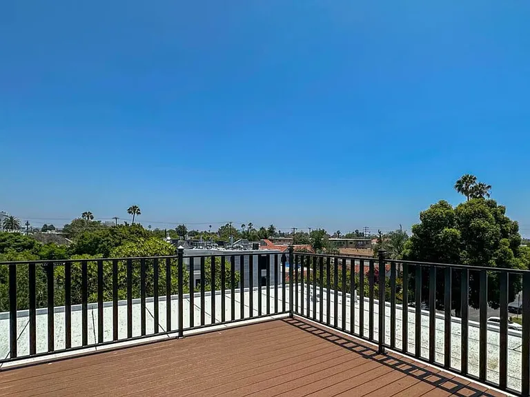 849 N Alta Vista Blvd #1 — Photo 22