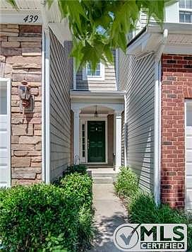 3rd image of 439 Lazy Creek Ln