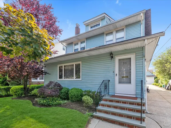 23 Thompson Place, Lynbrook, NY 11563